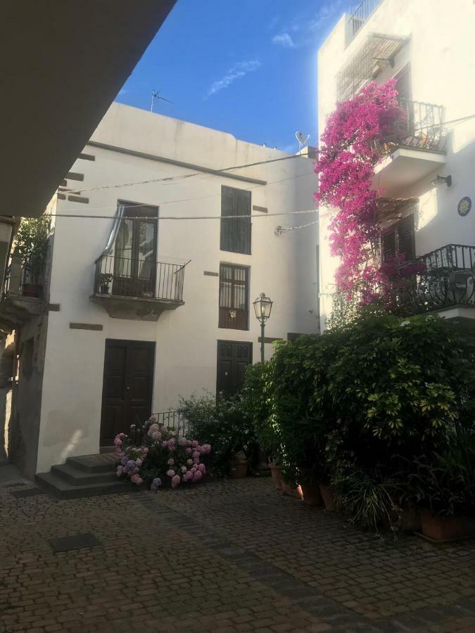 דירות ליפארי Casa Isabella Loc Turist Br מראה חיצוני תמונה